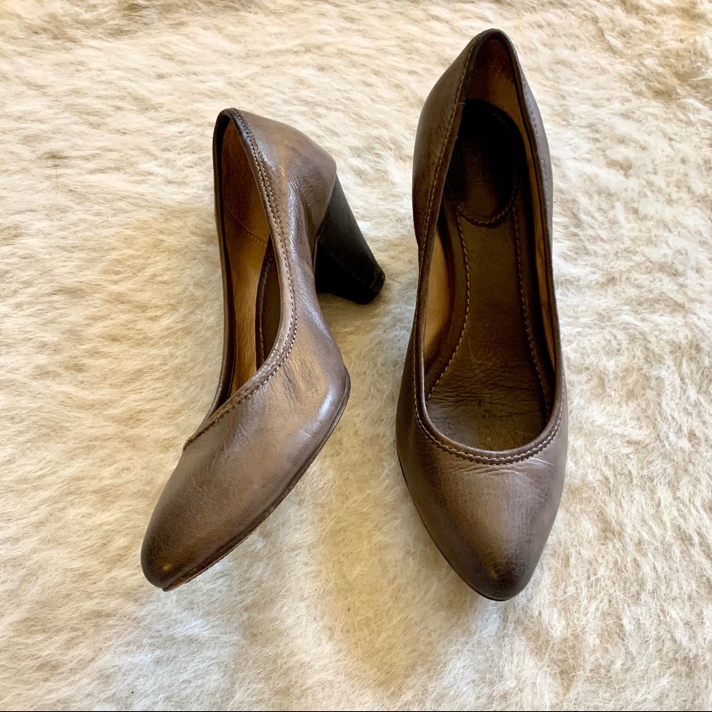 Frye Regina Gray Leather Pumps